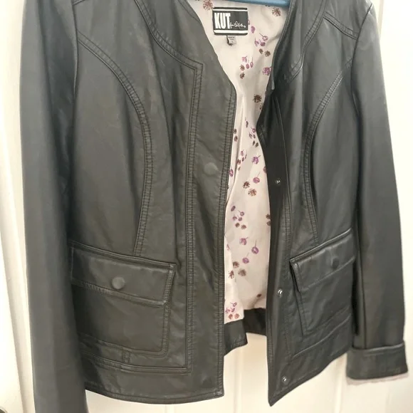 KUT from the Kloth lightweight faux leather jacket, with floral lining - Picture 7 of 7